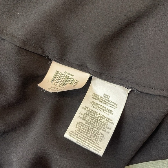 BCBG MAXAZRIA Flowy Blouse with Button Short sleeve “Twiggy” - Picture 8 of 8